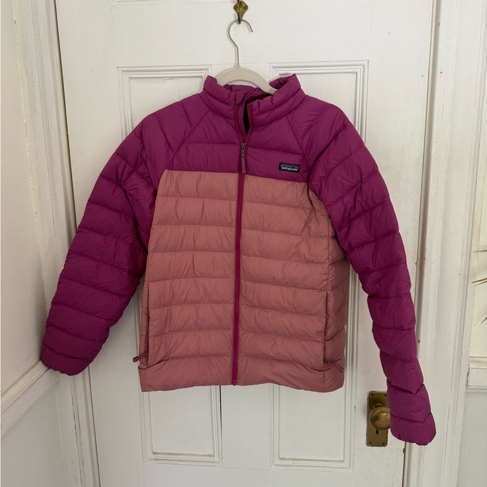 Patagonia Pink and Purple Puffer Jacket with Insulated Design